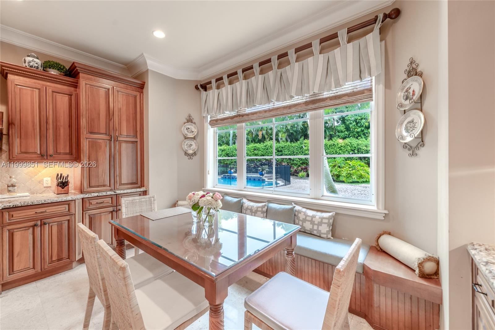 TOWN & RANCH ESTATES - Residential