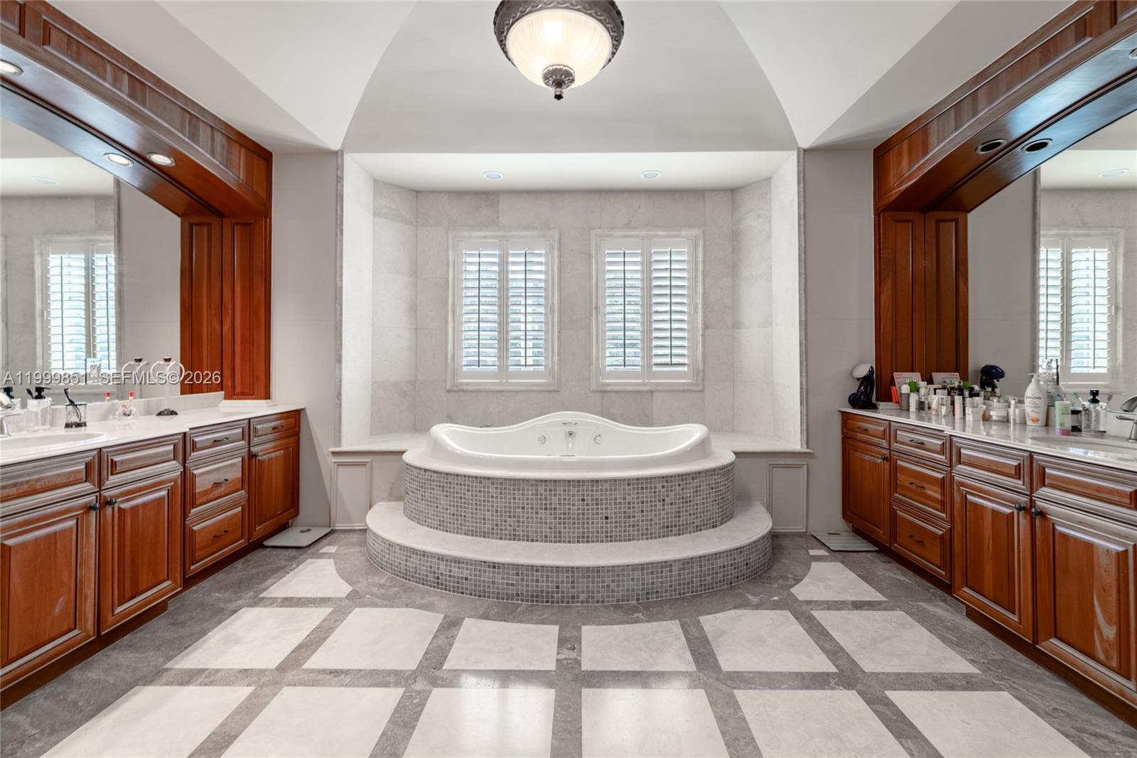 TOWN & RANCH ESTATES - Residential