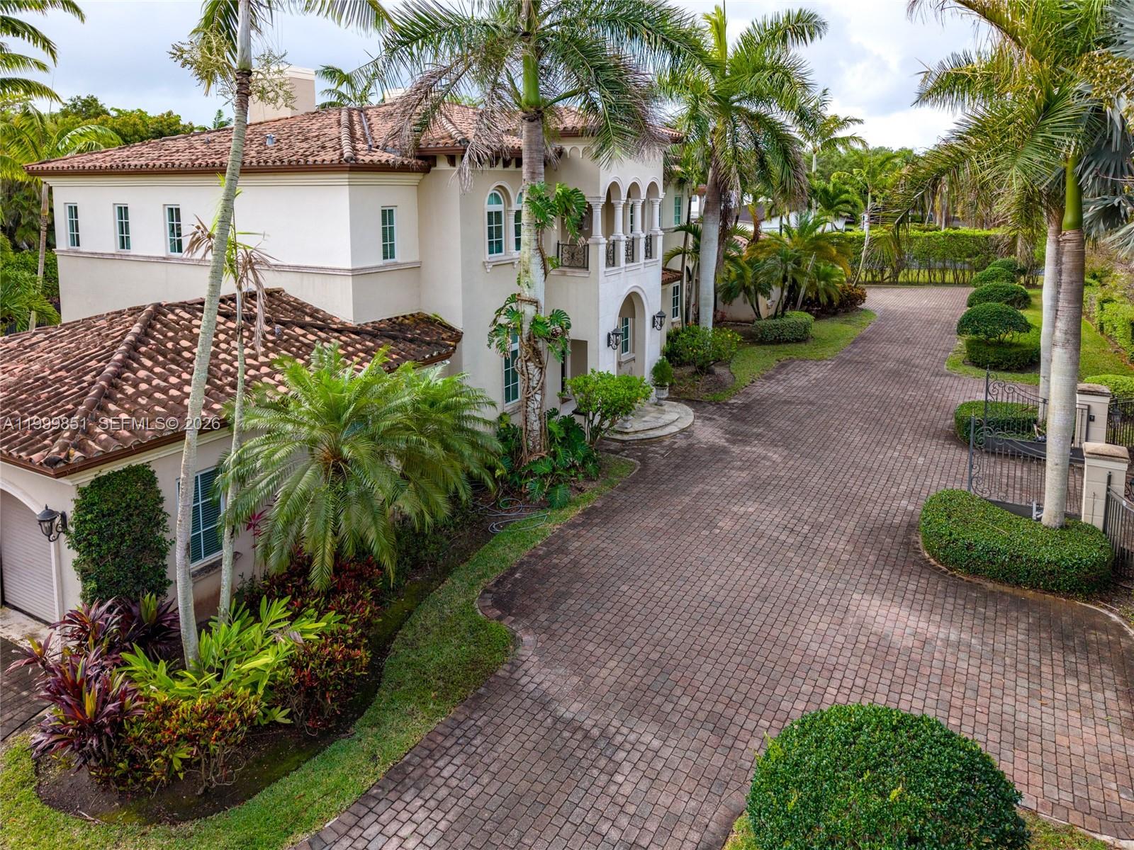 TOWN & RANCH ESTATES - Residential