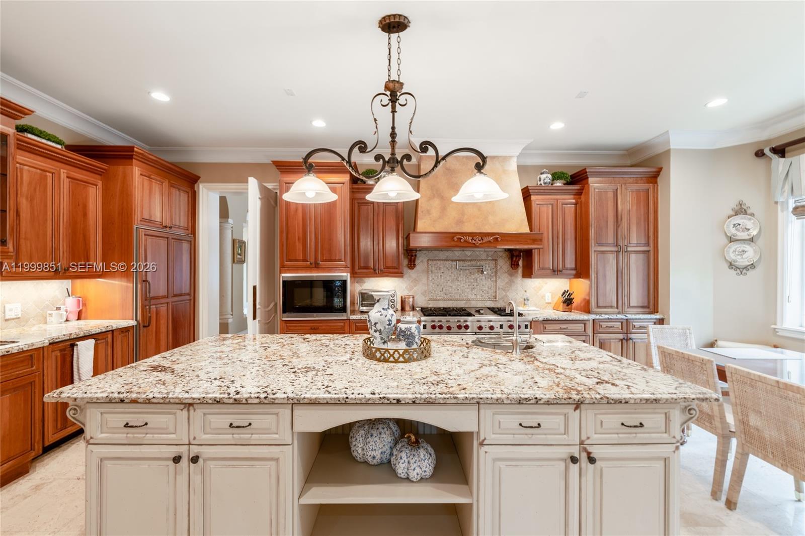 TOWN & RANCH ESTATES - Residential