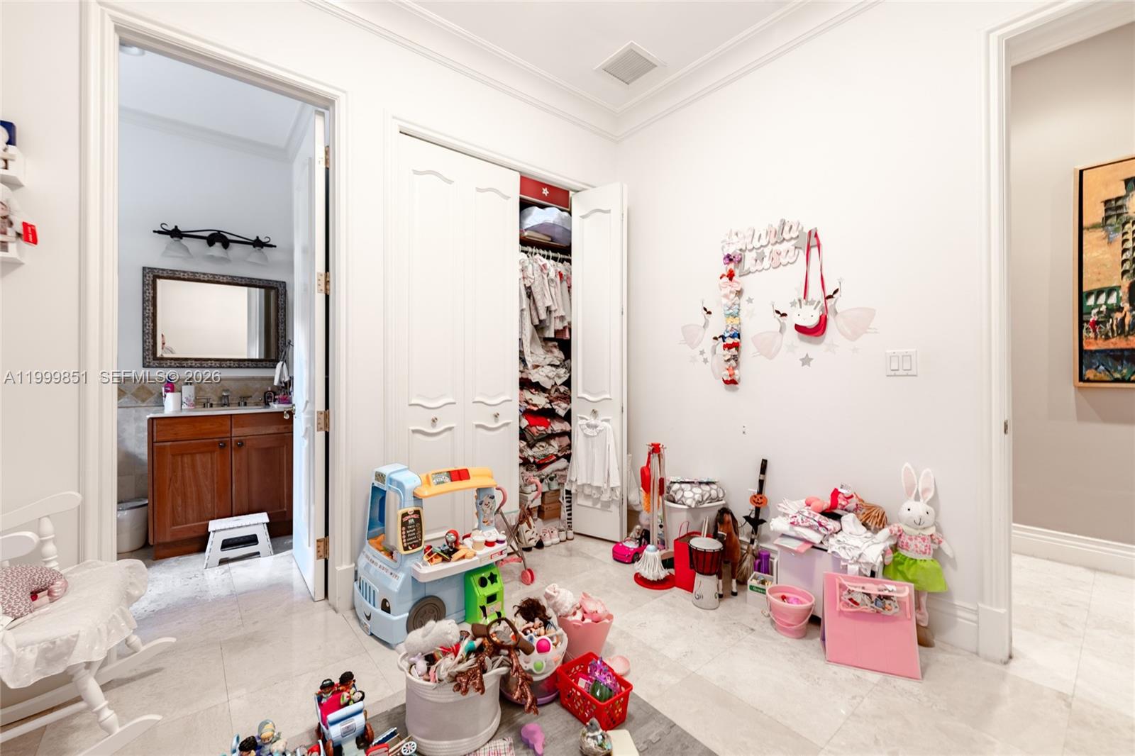 TOWN & RANCH ESTATES - Residential