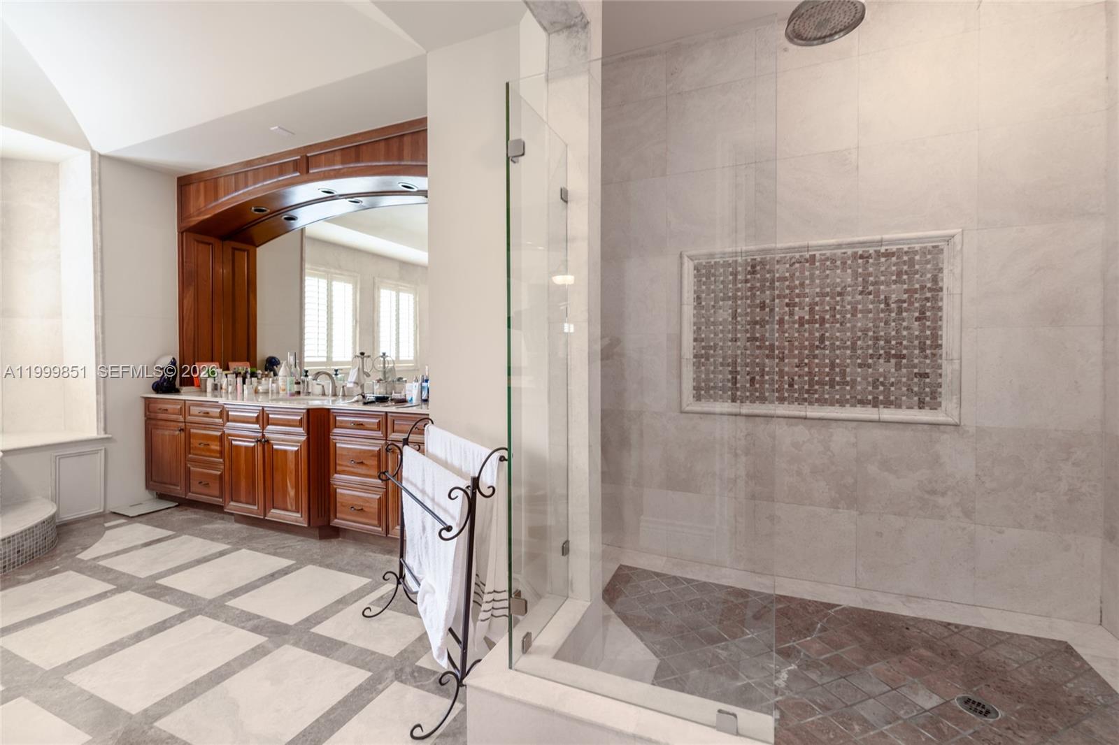 TOWN & RANCH ESTATES - Residential