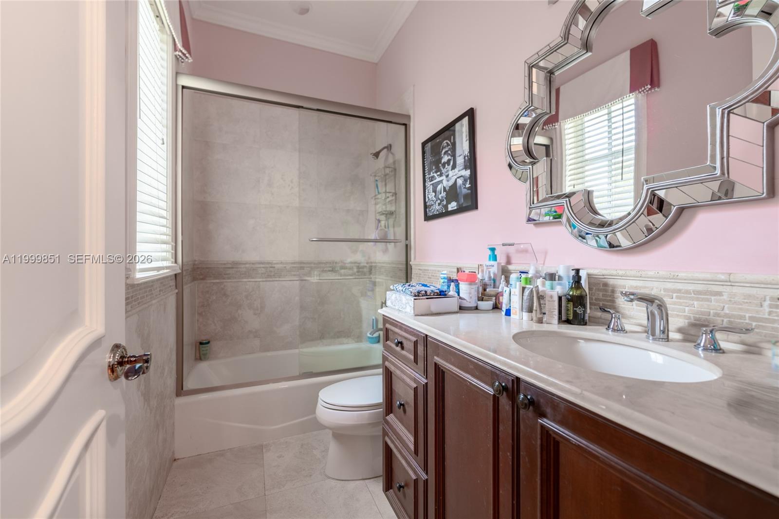 TOWN & RANCH ESTATES - Residential