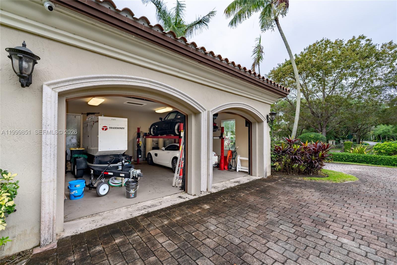 TOWN & RANCH ESTATES - Residential