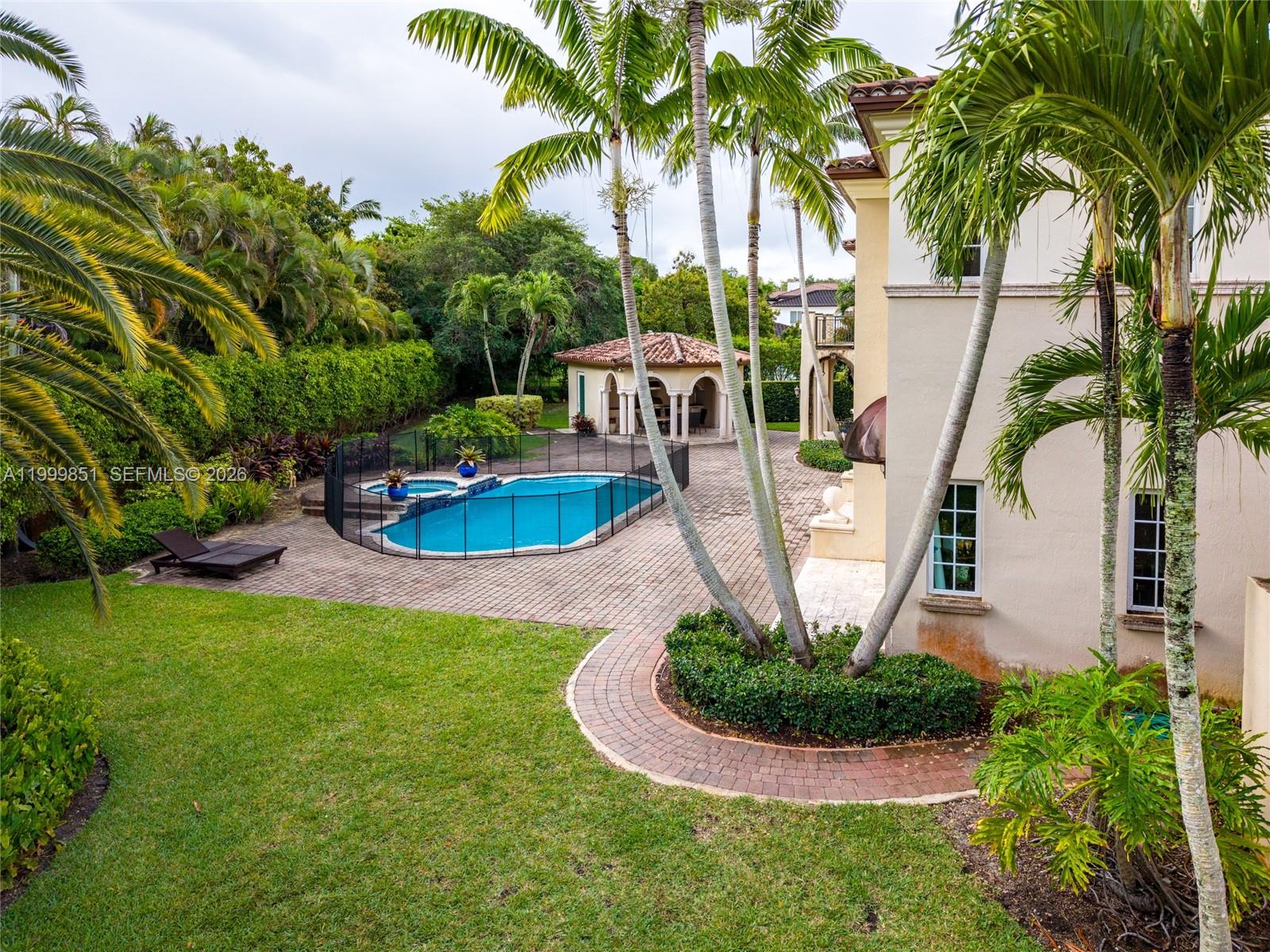 TOWN & RANCH ESTATES - Residential