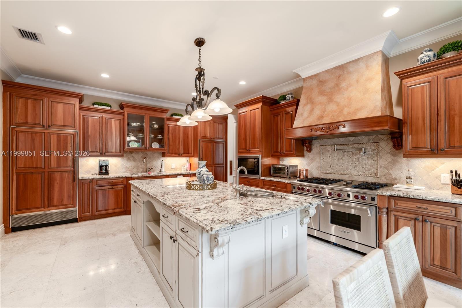 TOWN & RANCH ESTATES - Residential