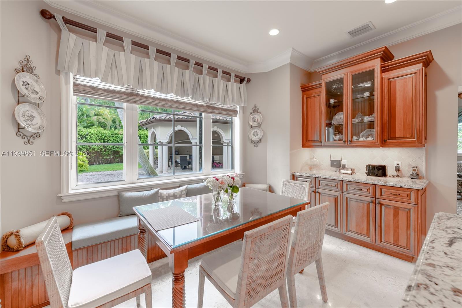 TOWN & RANCH ESTATES - Residential