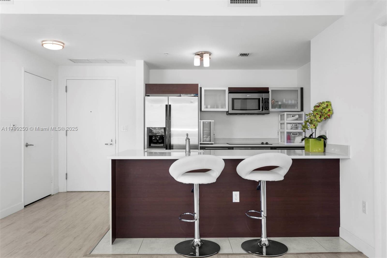 1900 N Bayshore Dr 2519