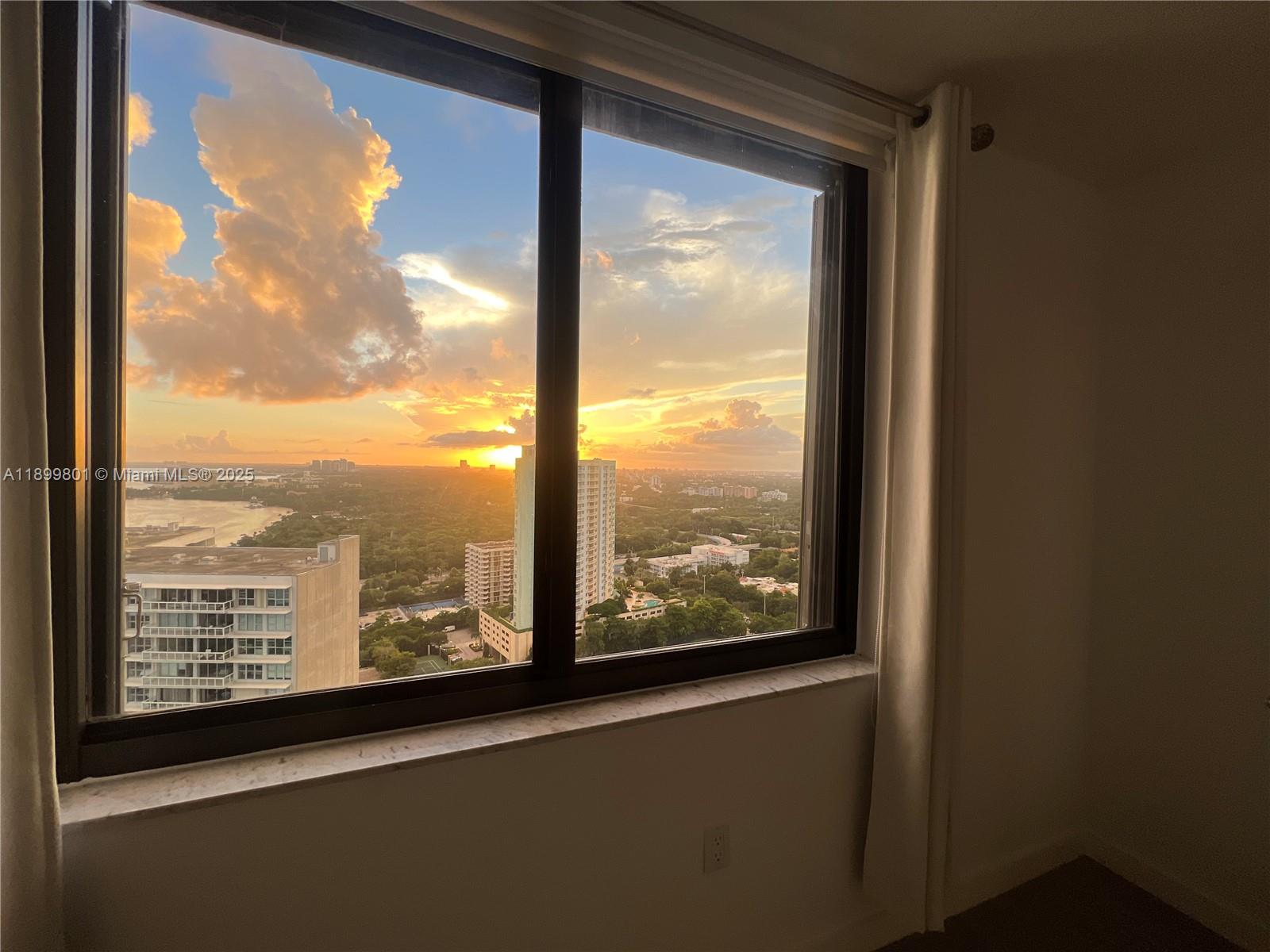 BRICKELL BAY CLUB CONDO - Residential Lease