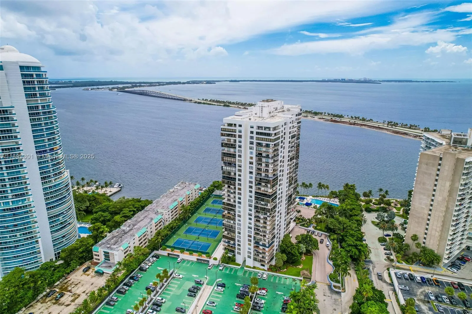 Miami, Florida 33129, United States, 1 Bedroom Bedrooms, ,2 BathroomsBathrooms,Residential,Active,231295