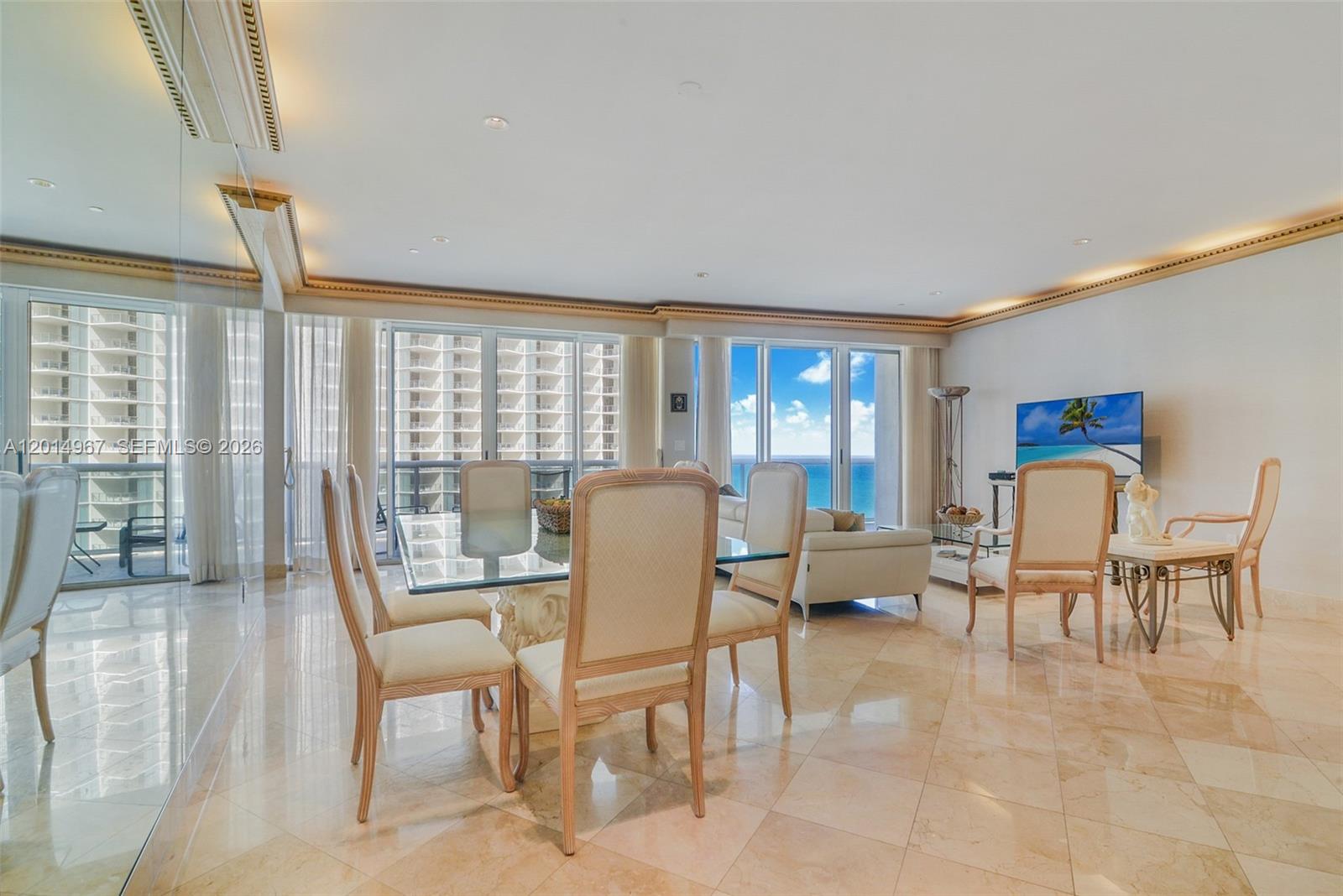 MAJESTIC TOWER - Residential