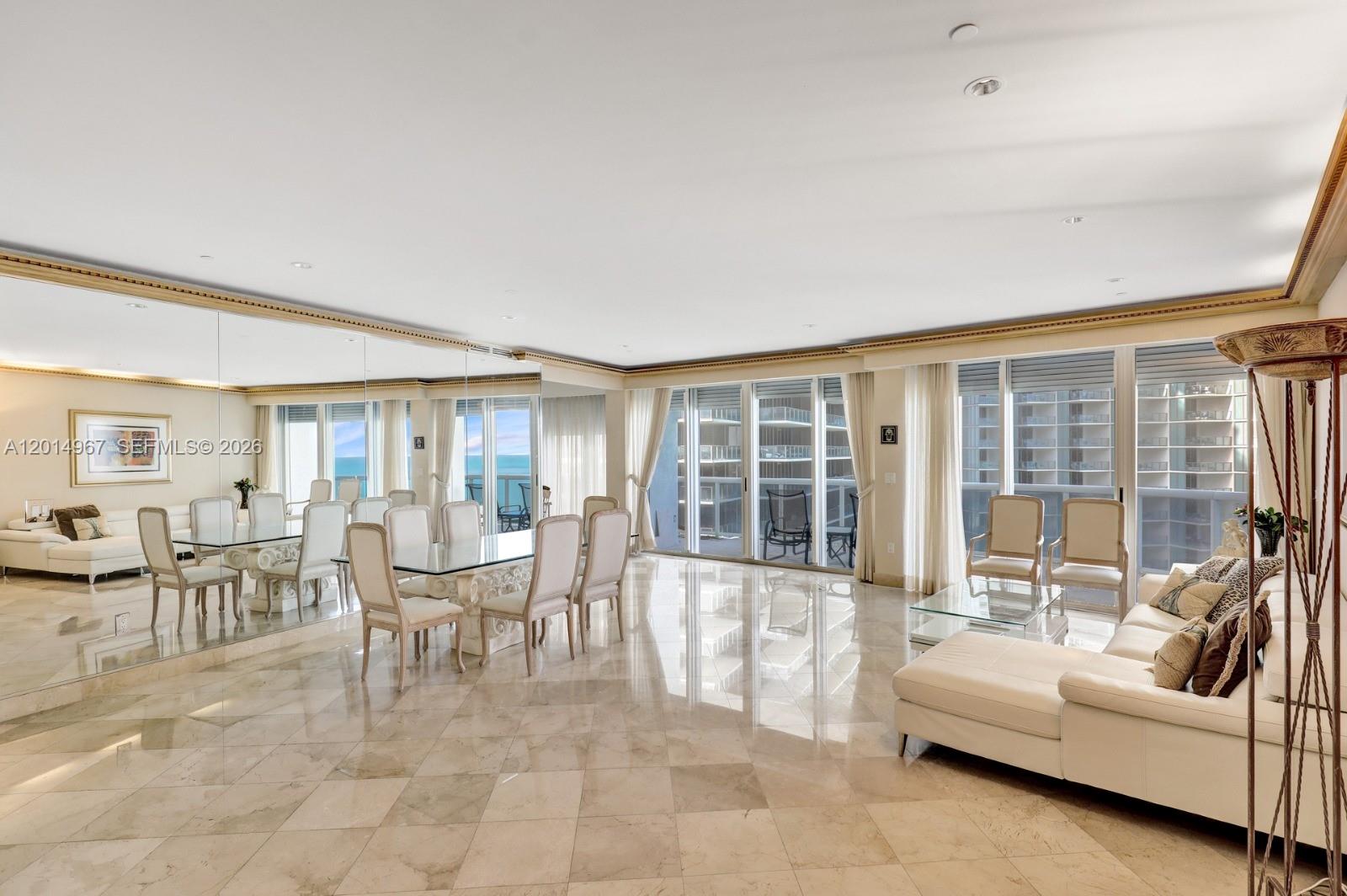 MAJESTIC TOWER - Residential