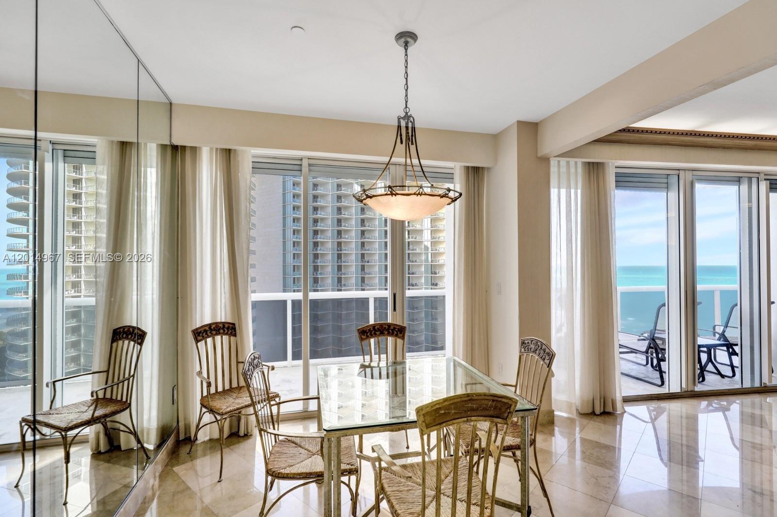 MAJESTIC TOWER - Residential