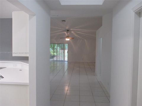 4112 Pine Ridge Ln Weston FL 33331