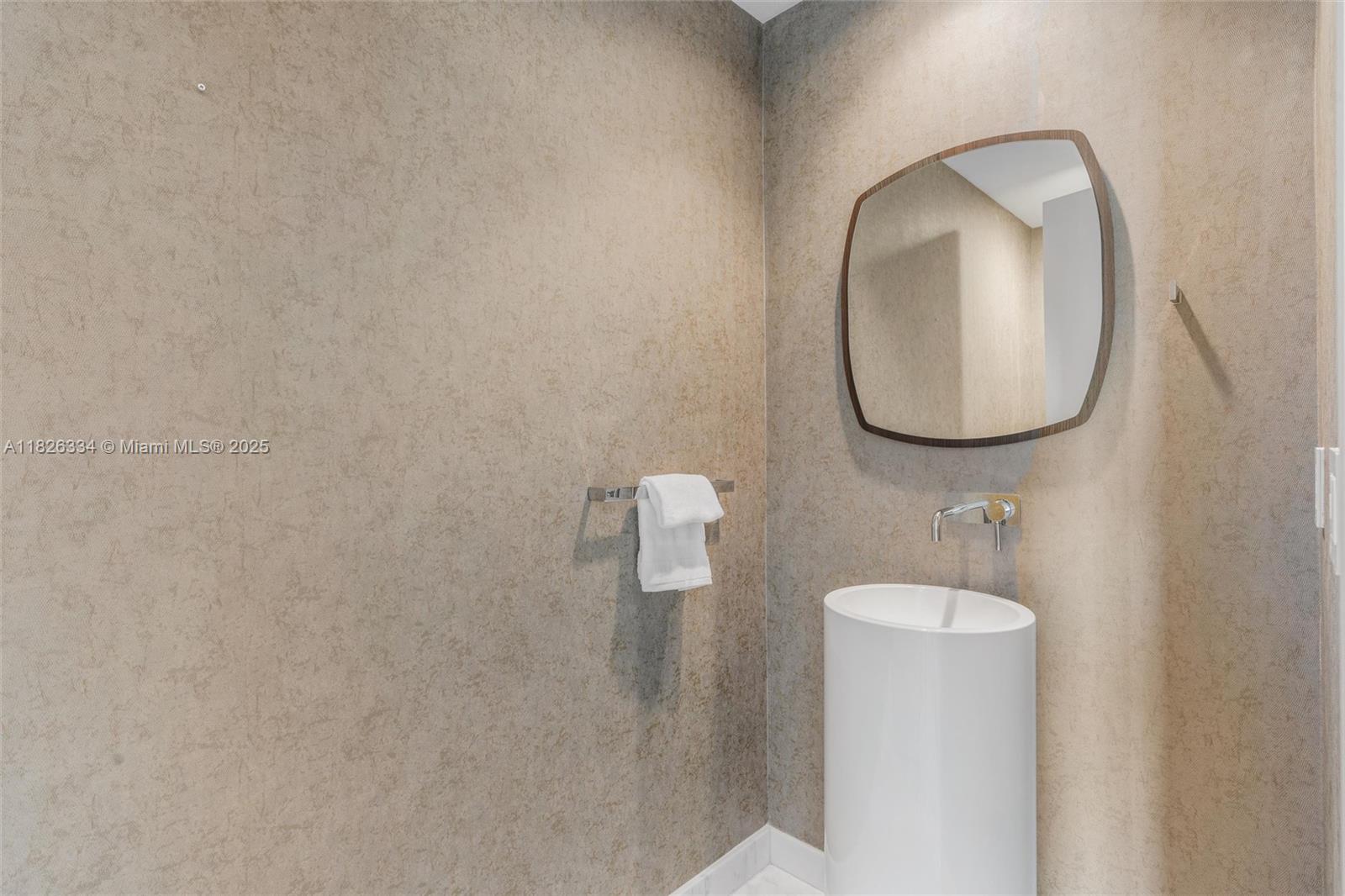 OCEANA BAL HARBOUR CONDO - Residential