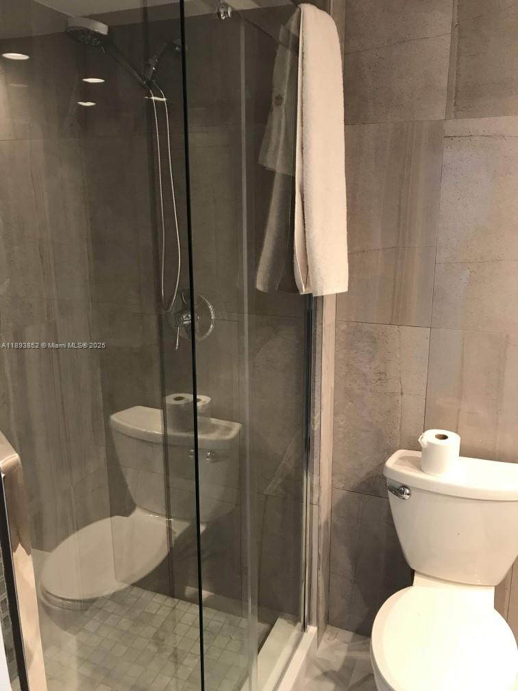WINSTON TOWERS 200 - Residential Lease