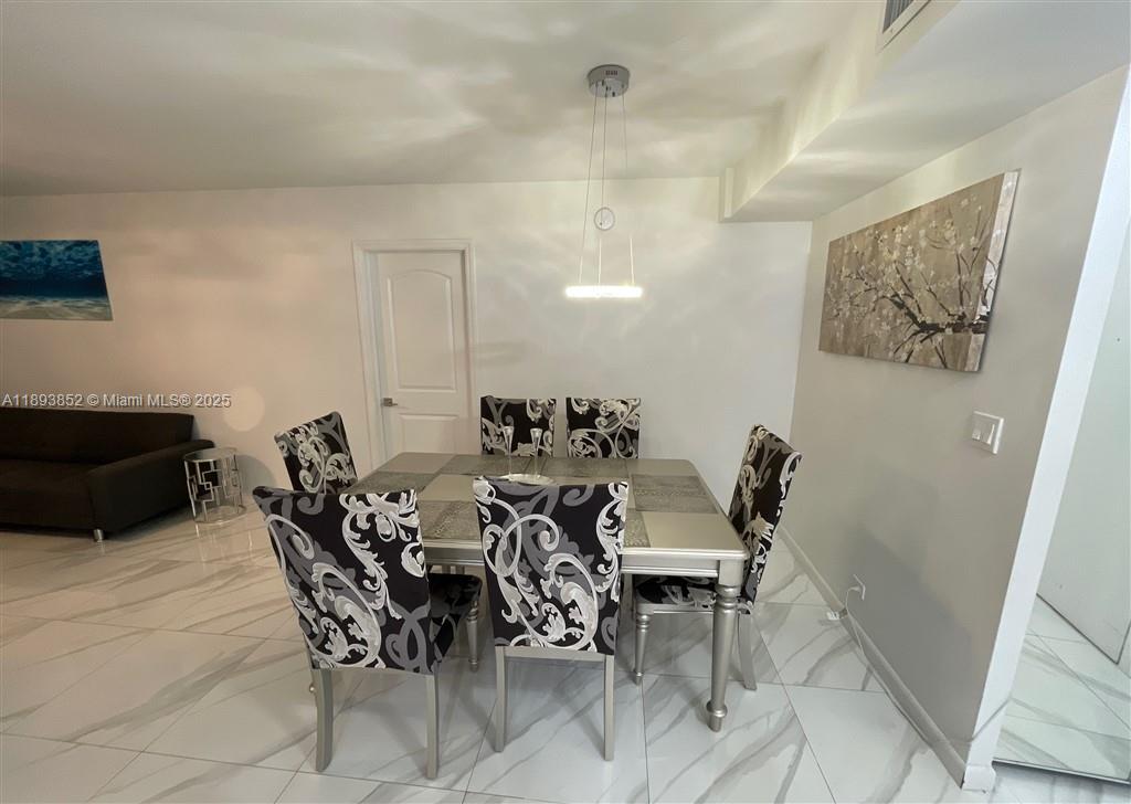 WINSTON TOWERS 200 - Residential Lease