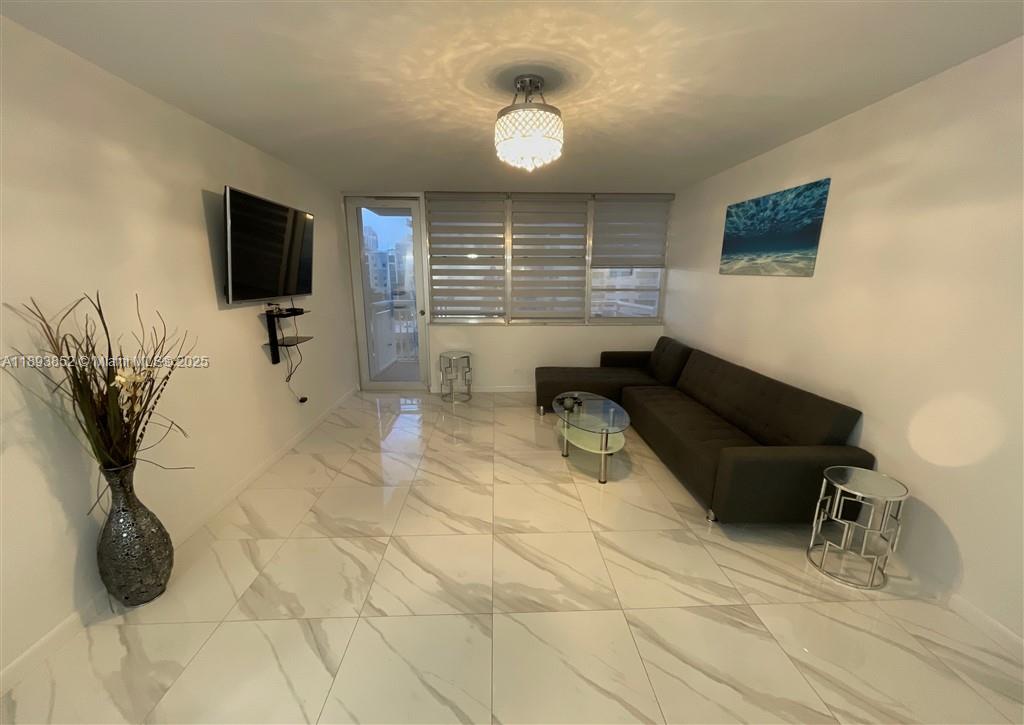 WINSTON TOWERS 200 - Residential Lease