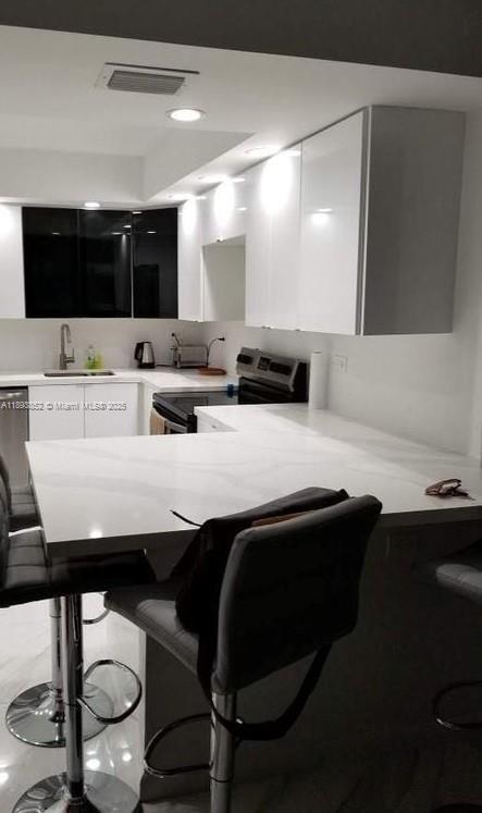 WINSTON TOWERS 200 - Residential Lease