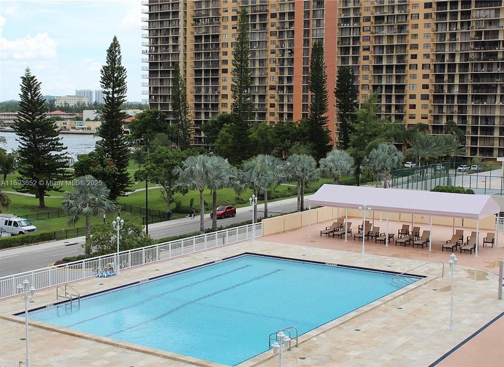 WINSTON TOWERS 200 - Residential Lease