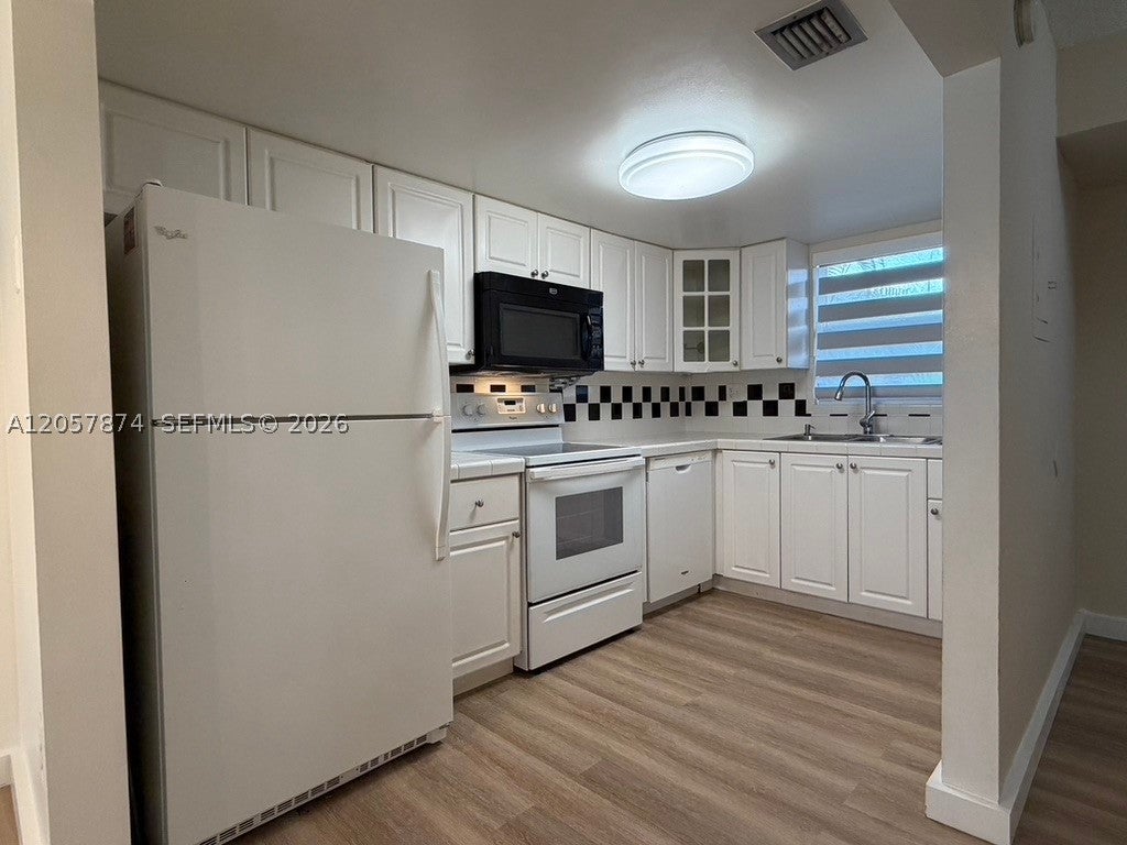 30 NW 87th Ave C201, Miami FL 33172