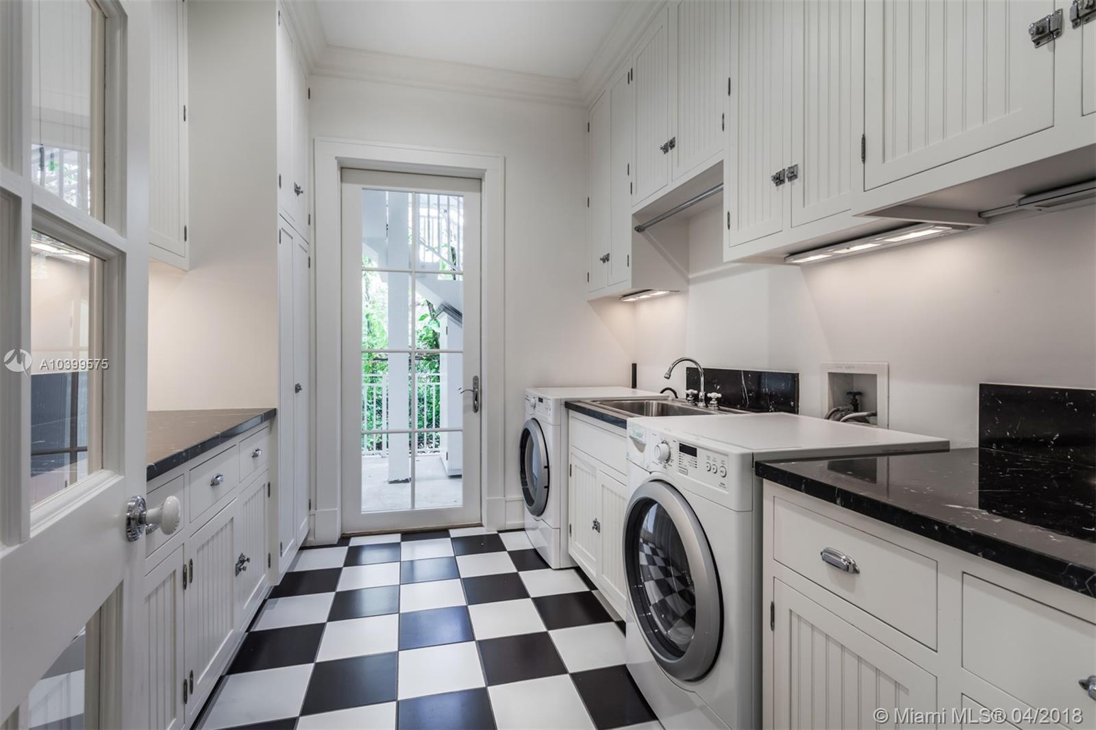 HAMMOCK LAKE PARK - Residential