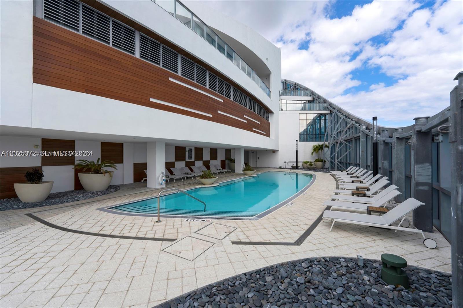PARAMOUNT MIAMI WORLDCENT - Residential