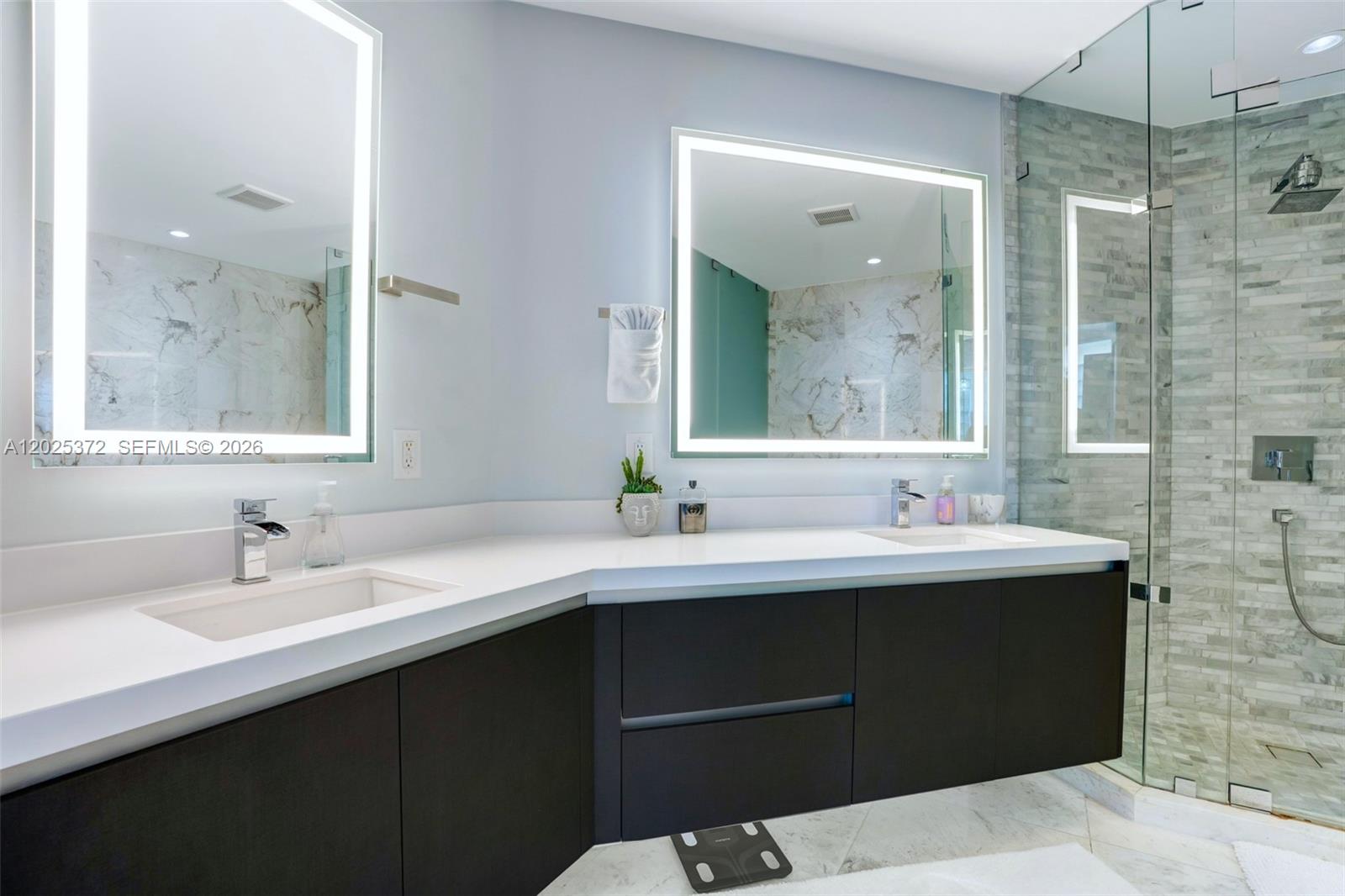 PARAMOUNT MIAMI WORLDCENT - Residential