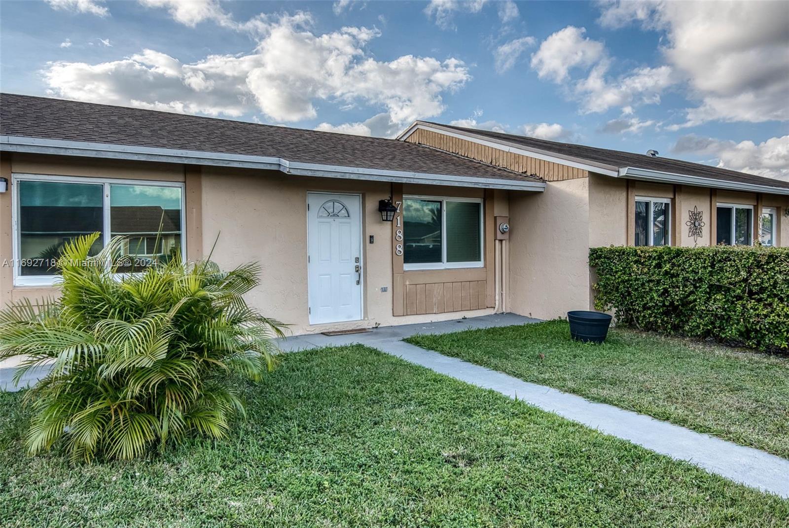 7188 Sw 152nd Pl Pl, Miami, Broward County, Florida - 2 Bedrooms  
1 Bathrooms - 