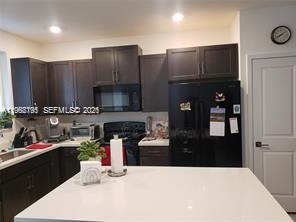 TOWNS AT SEASCAPE - Residential