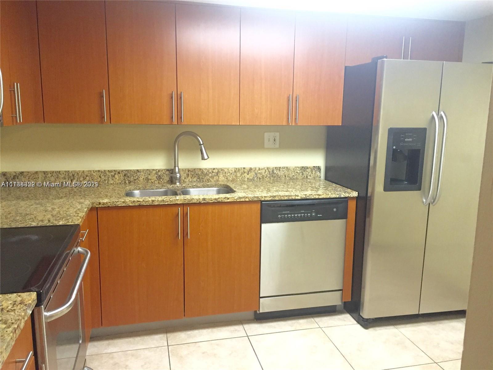 PARC CENTRAL AVENTURA EAS - Residential Lease