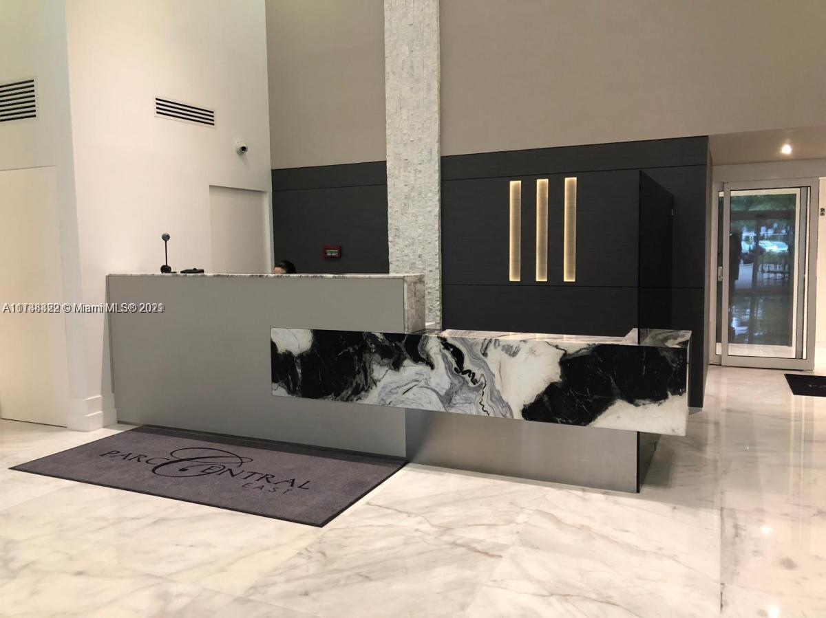 PARC CENTRAL AVENTURA EAS - Residential Lease