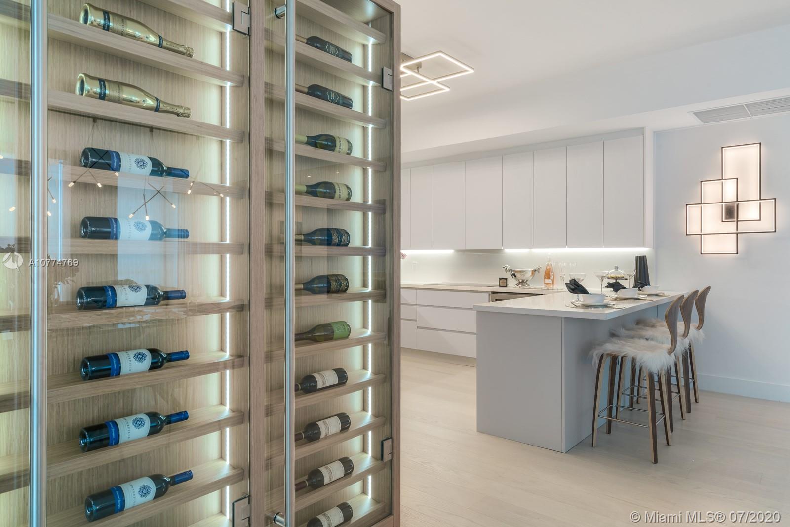 CONTINUUM ON SOUTH BEACH - Residential