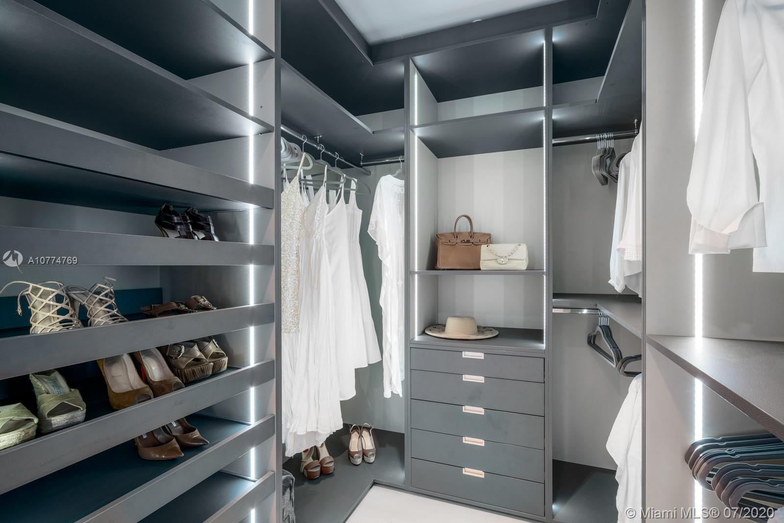 CONTINUUM ON SOUTH BEACH - Residential