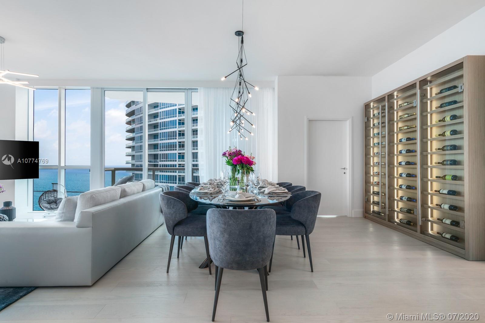 CONTINUUM ON SOUTH BEACH - Residential