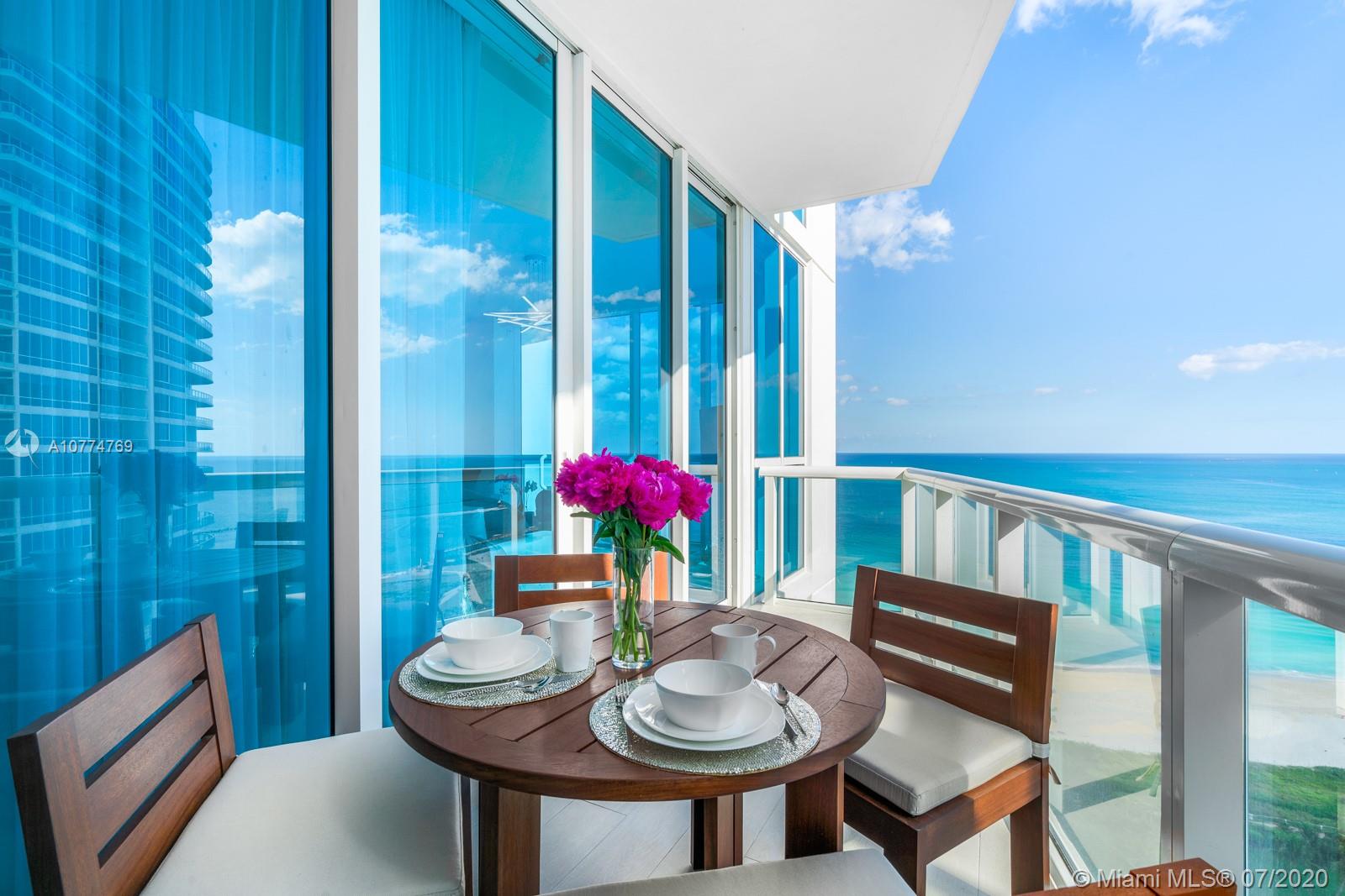 CONTINUUM ON SOUTH BEACH - Residential