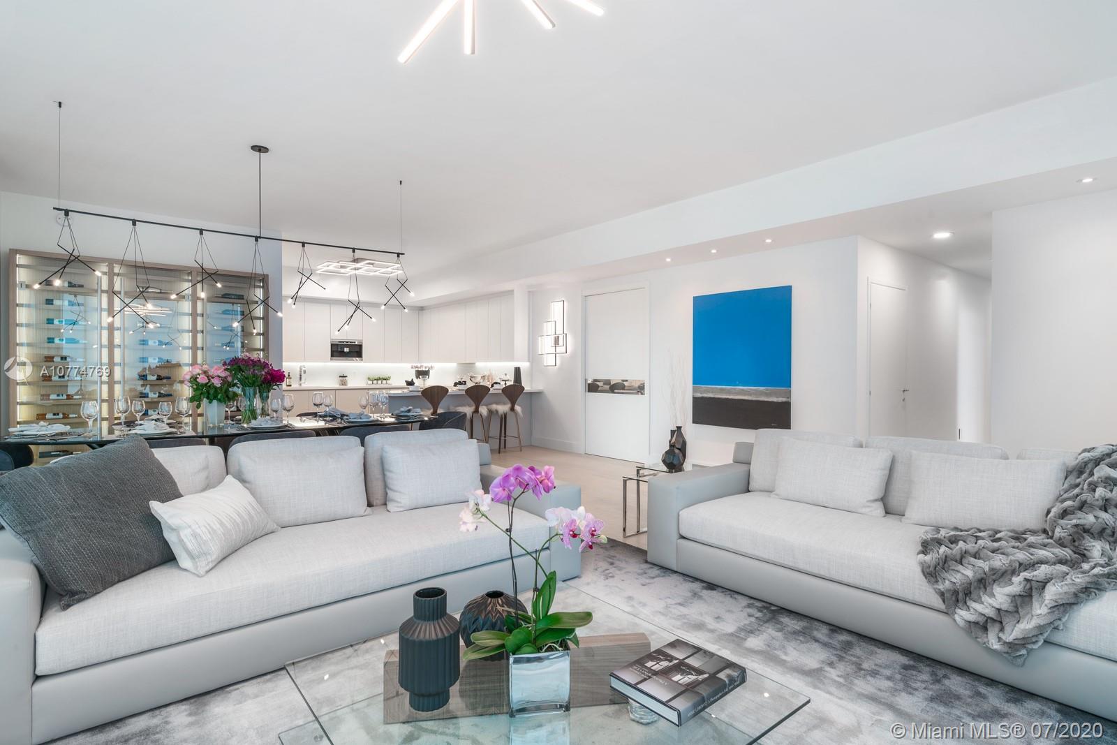 CONTINUUM ON SOUTH BEACH - Residential