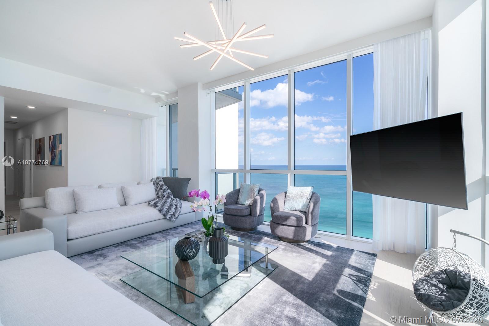 CONTINUUM ON SOUTH BEACH - Residential