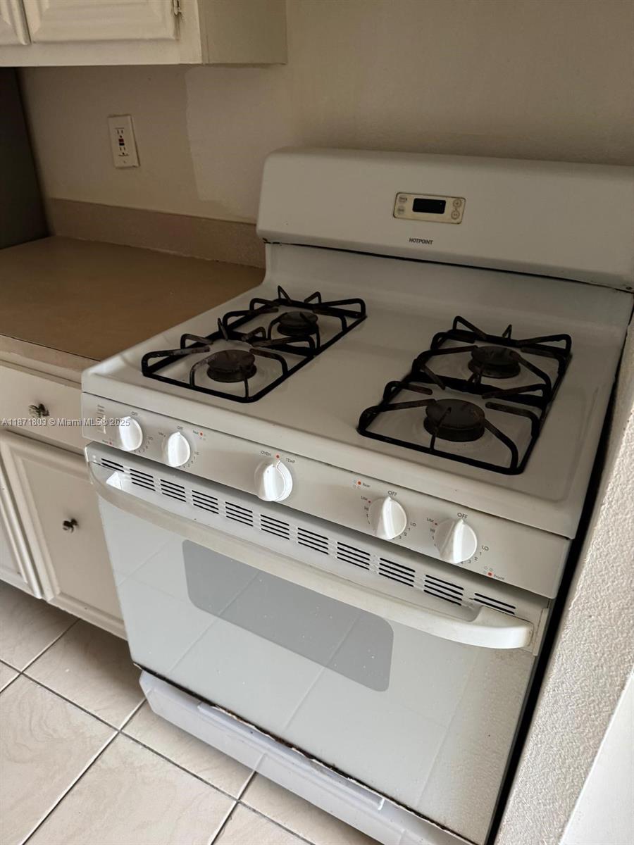 VENETIAN GARDENS AT COUNT - Residential