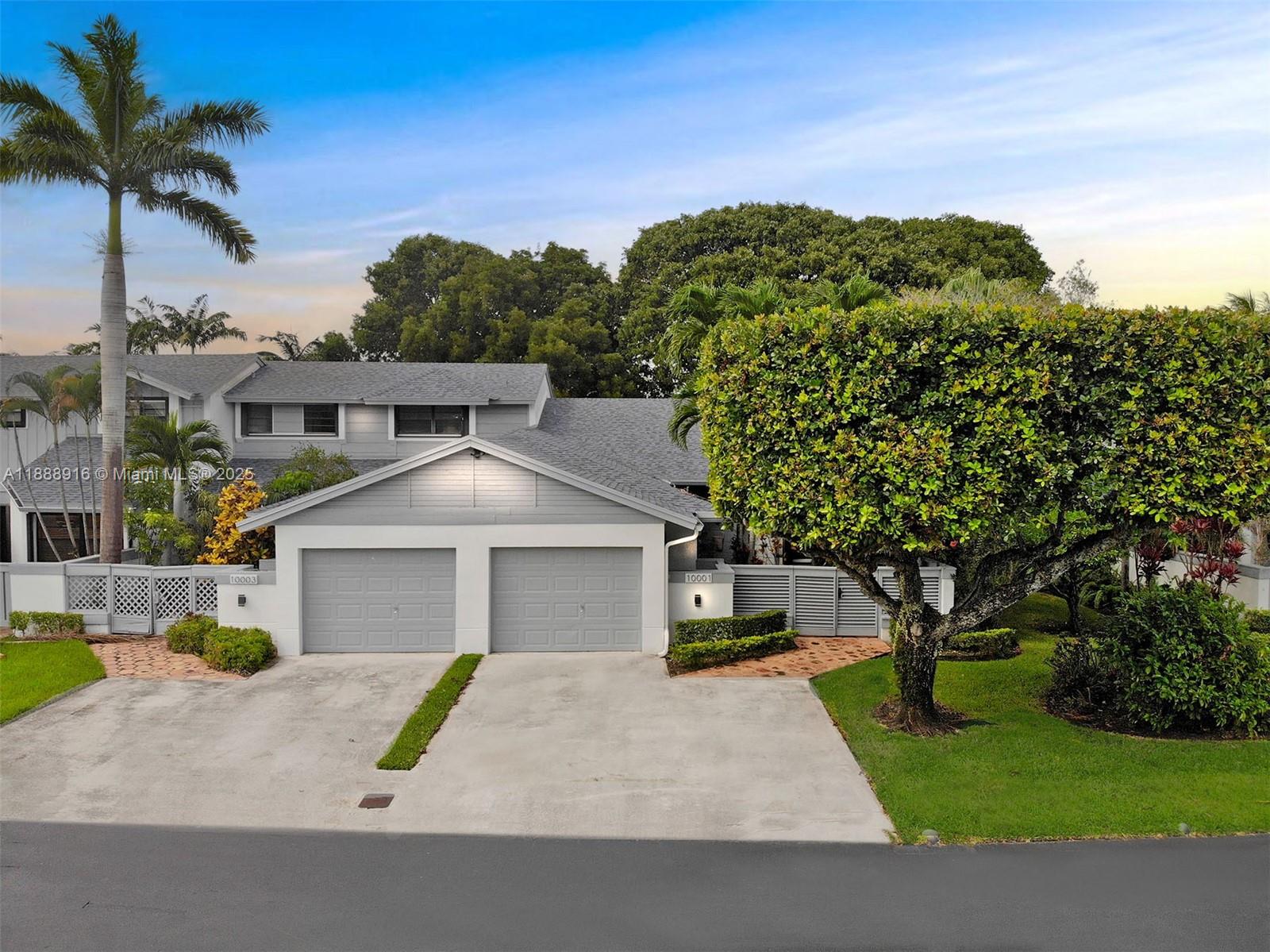 THE TOWNHOMES OF DORAL OA - Residential
