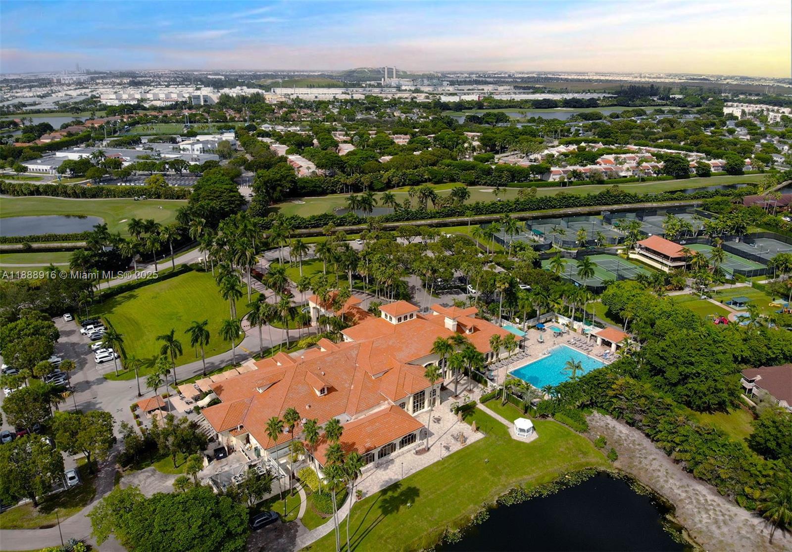 THE TOWNHOMES OF DORAL OA - Residential