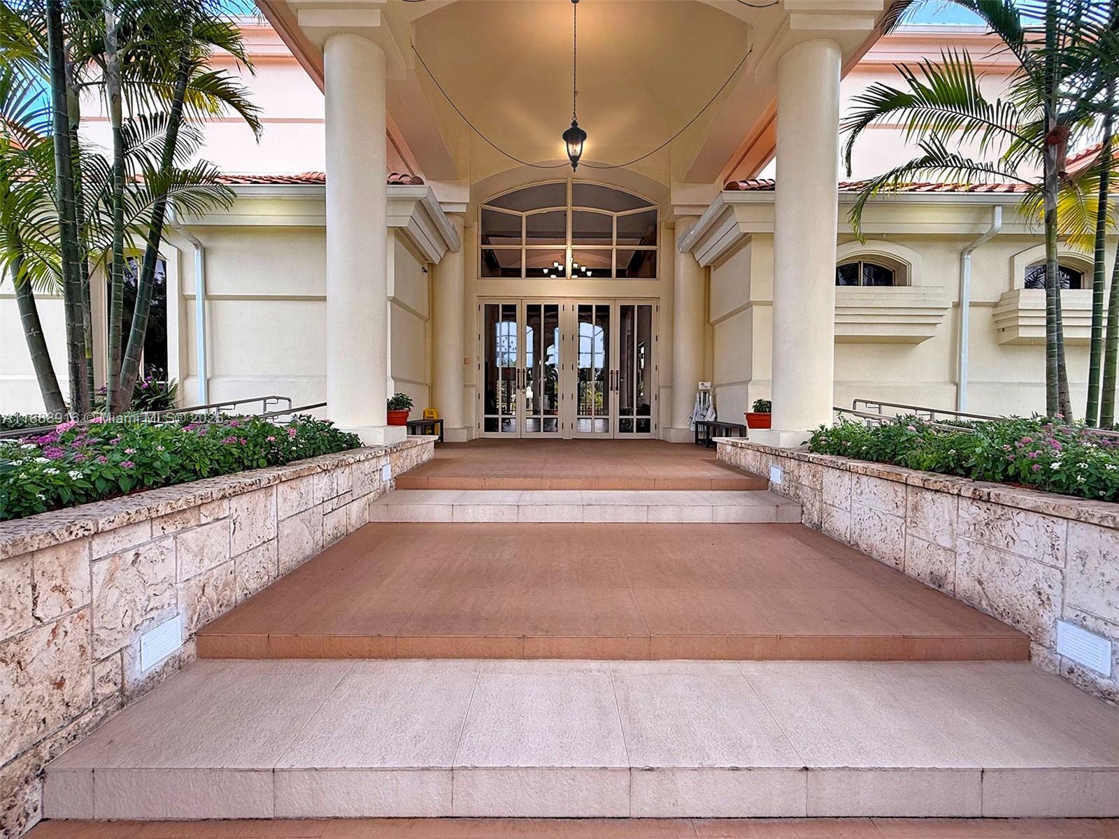THE TOWNHOMES OF DORAL OA - Residential