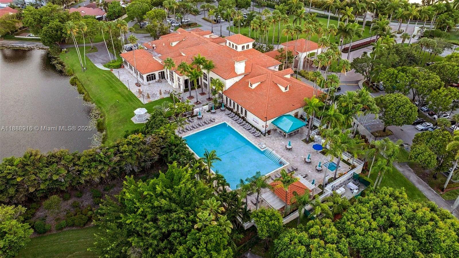 THE TOWNHOMES OF DORAL OA - Residential