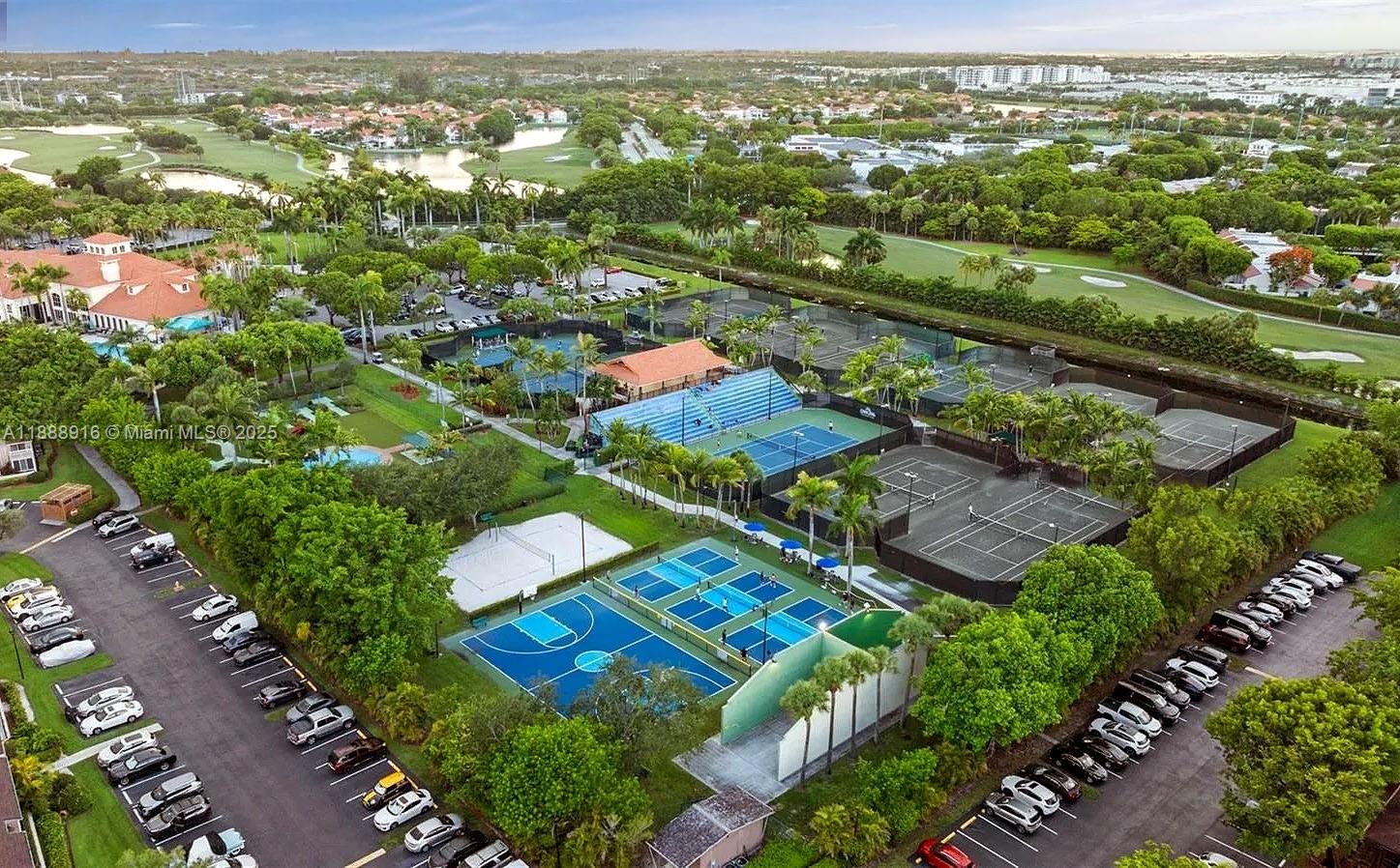 THE TOWNHOMES OF DORAL OA - Residential