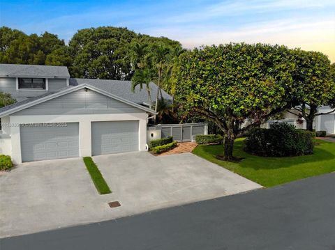 Photo of 10001 NW 52nd Ter, Doral, FL 33178 (MLS # A11888916)