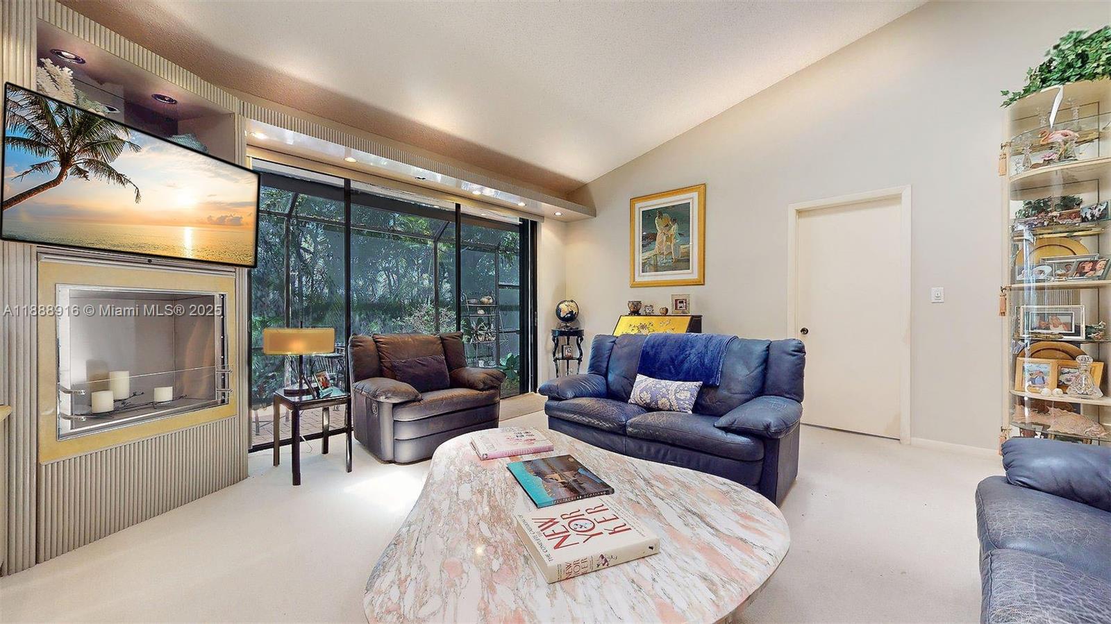THE TOWNHOMES OF DORAL OA - Residential