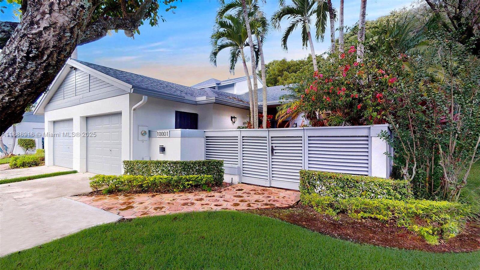 THE TOWNHOMES OF DORAL OA - Residential