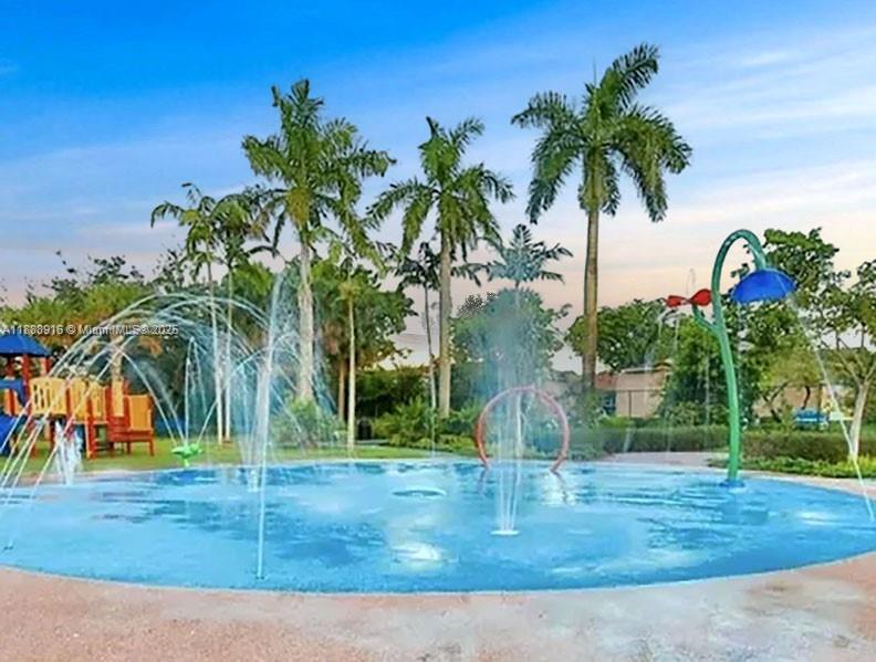 THE TOWNHOMES OF DORAL OA - Residential