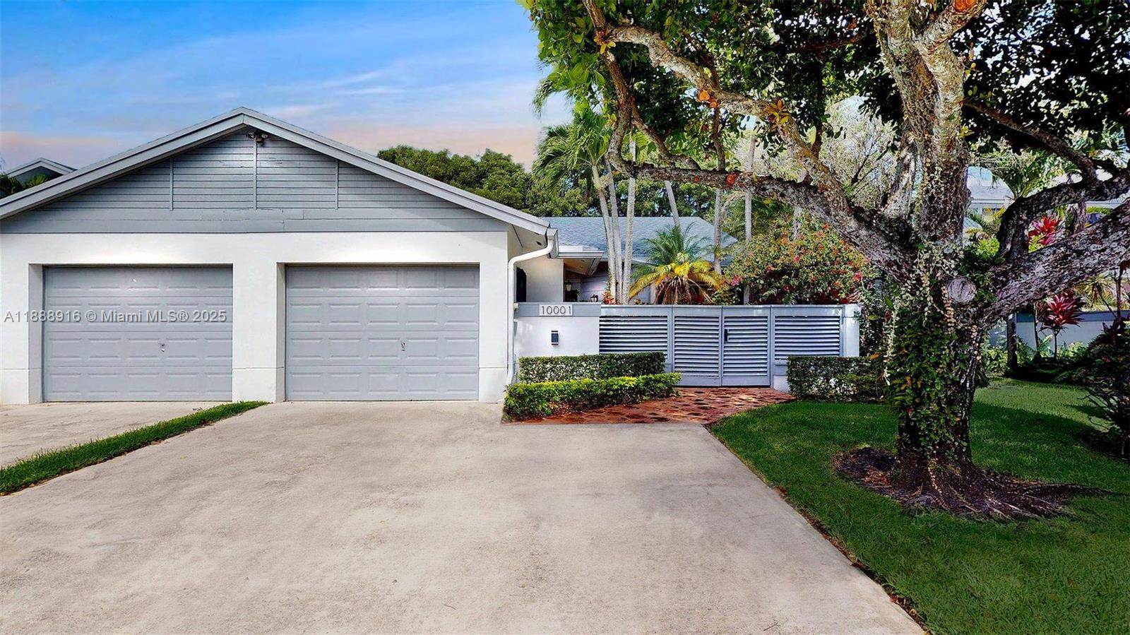 THE TOWNHOMES OF DORAL OA - Residential