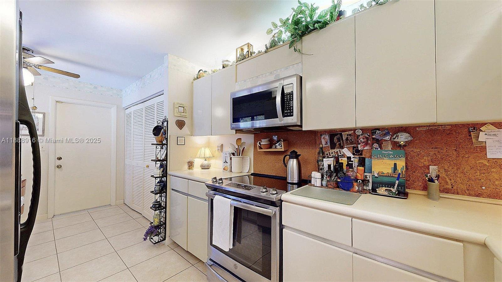 THE TOWNHOMES OF DORAL OA - Residential